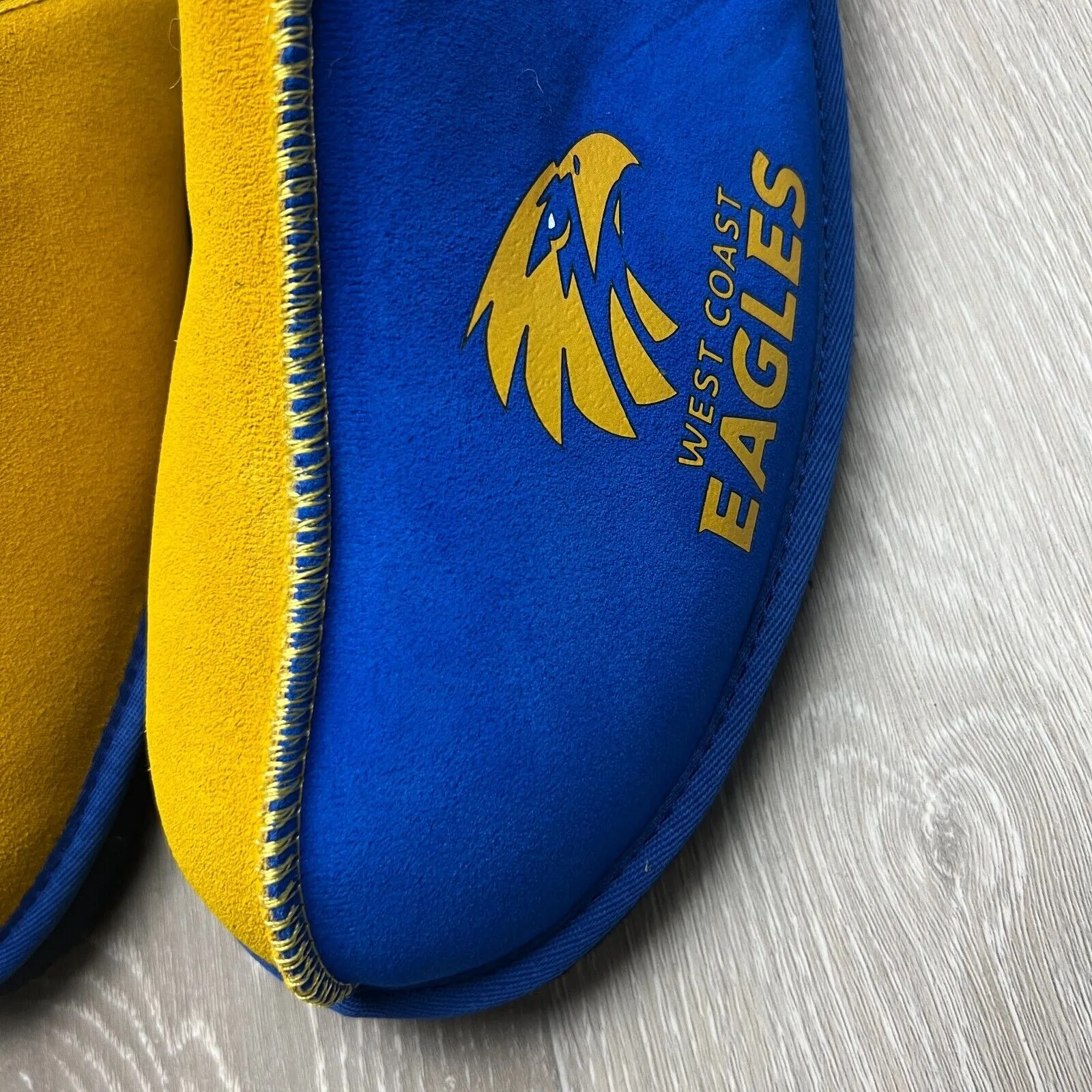 AFL Team Kicks West Coast Eagles Merino Wool Slippers Size US W 15 / M 14