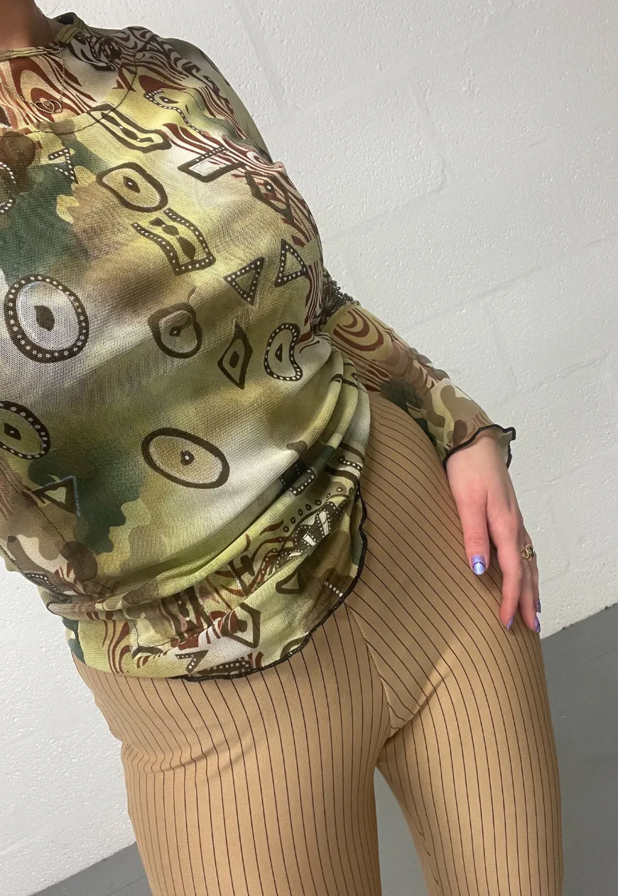 BROWN SWIRL MESH SLEEVED TOP