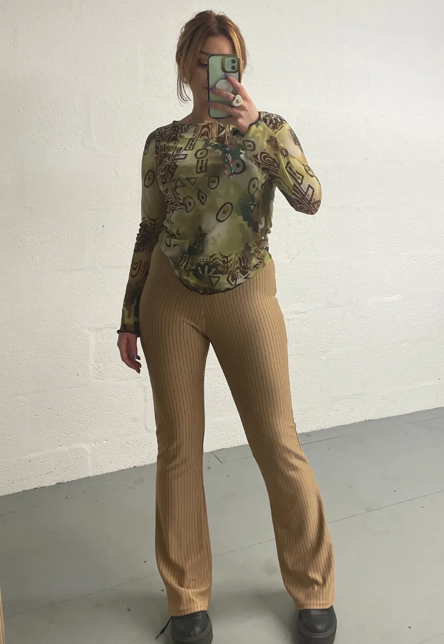 BROWN SWIRL MESH SLEEVED TOP