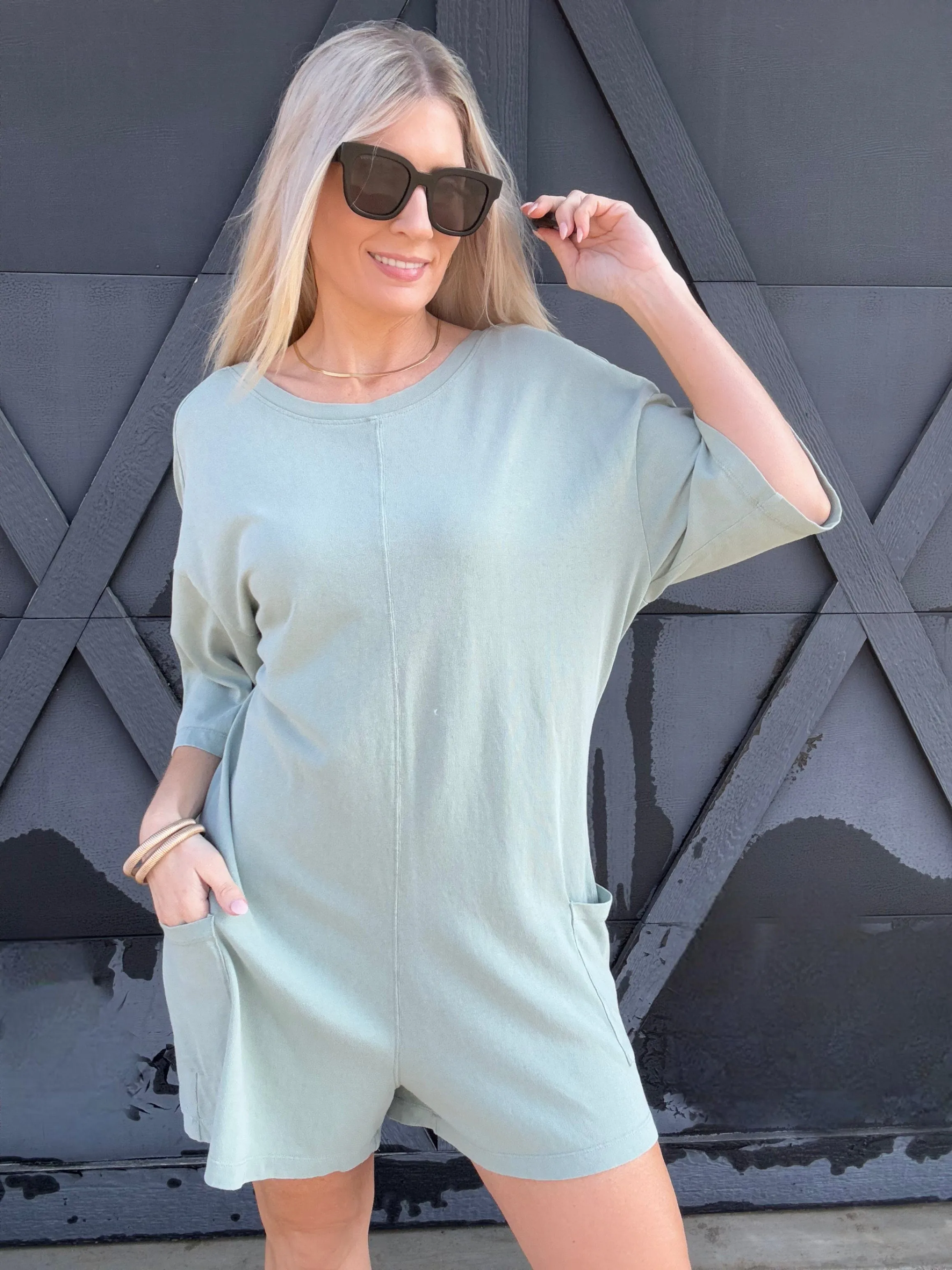 Casual V-Back Short Sleeve Romper In Sage
