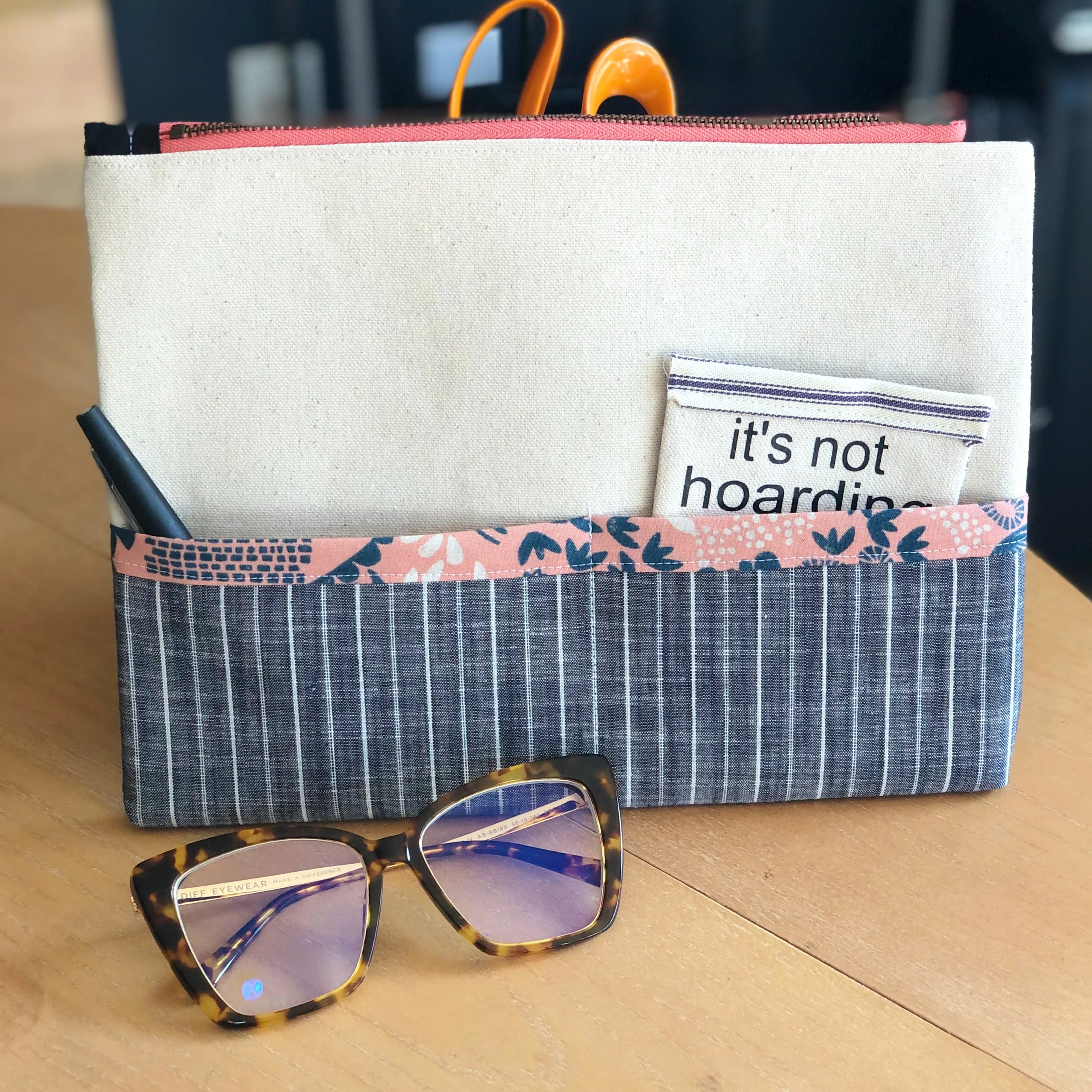 clever pockets - canvas zip bag