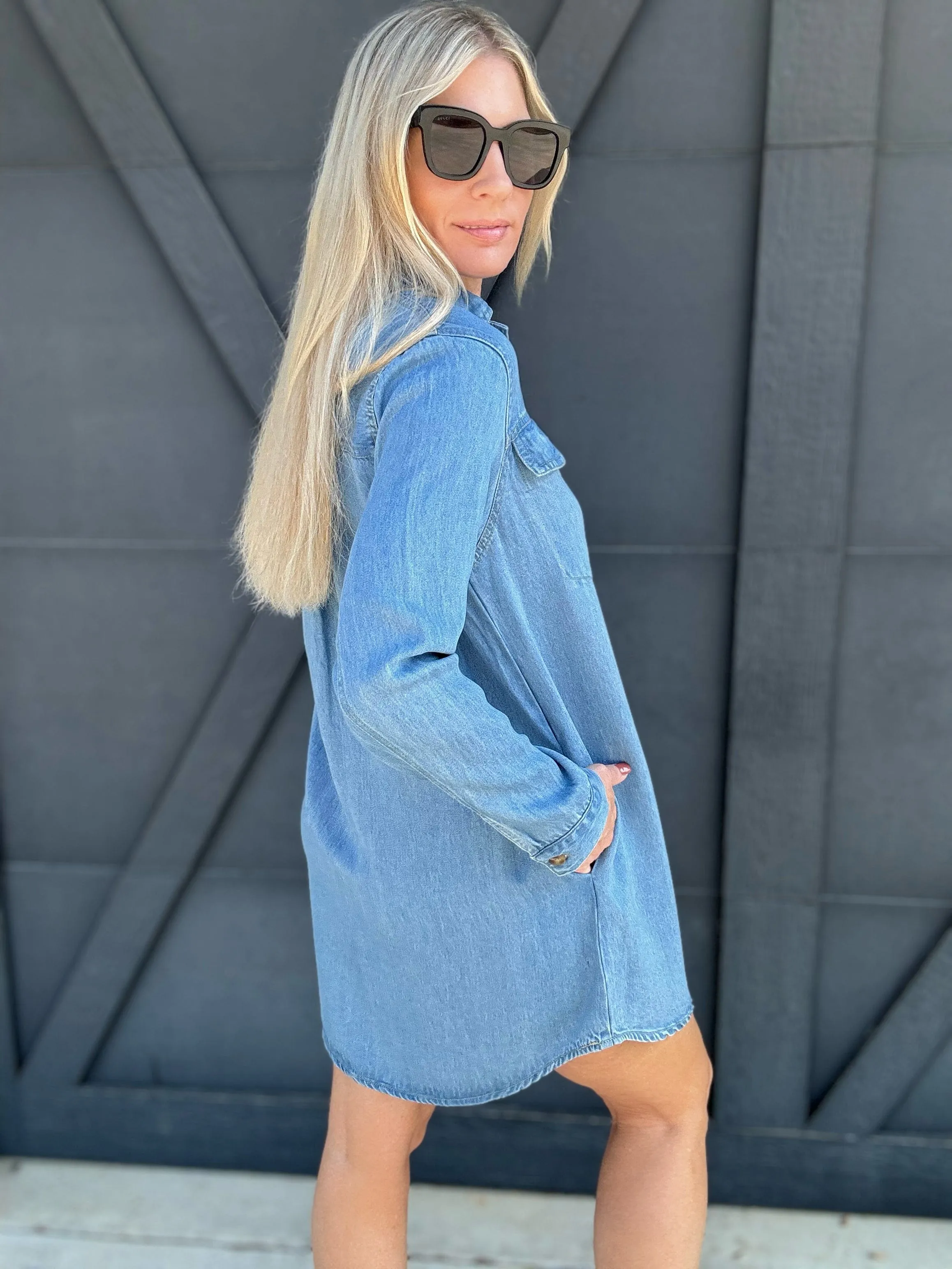 Collared Long Sleeve Mini Shirt Dress In Light Wash