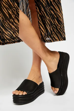 Harbor Platform / Black