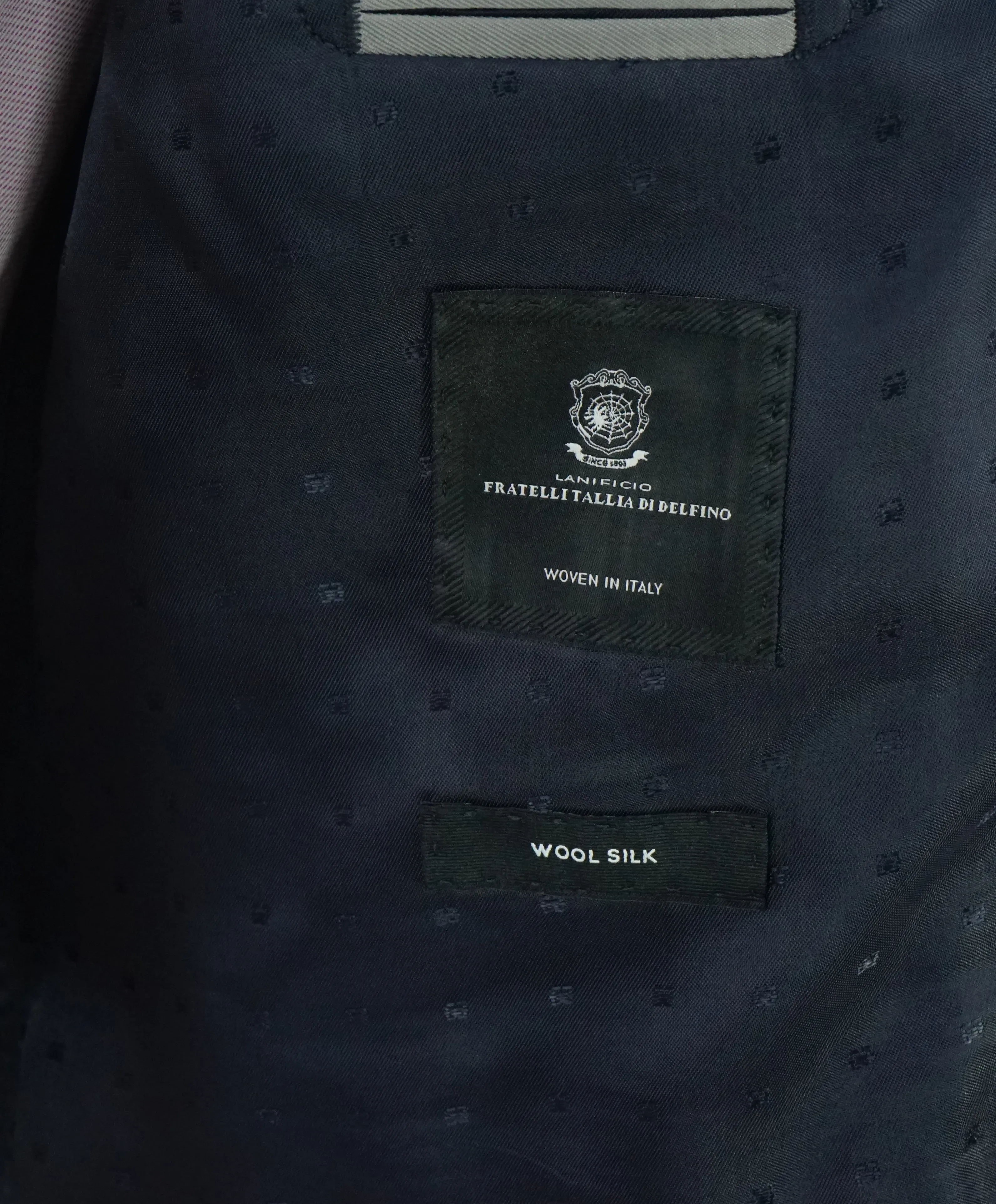 HUGO BOSS - SILK "TAILORED" Collection 5-Button Pearl Sleeves PREMIUM - 44R
