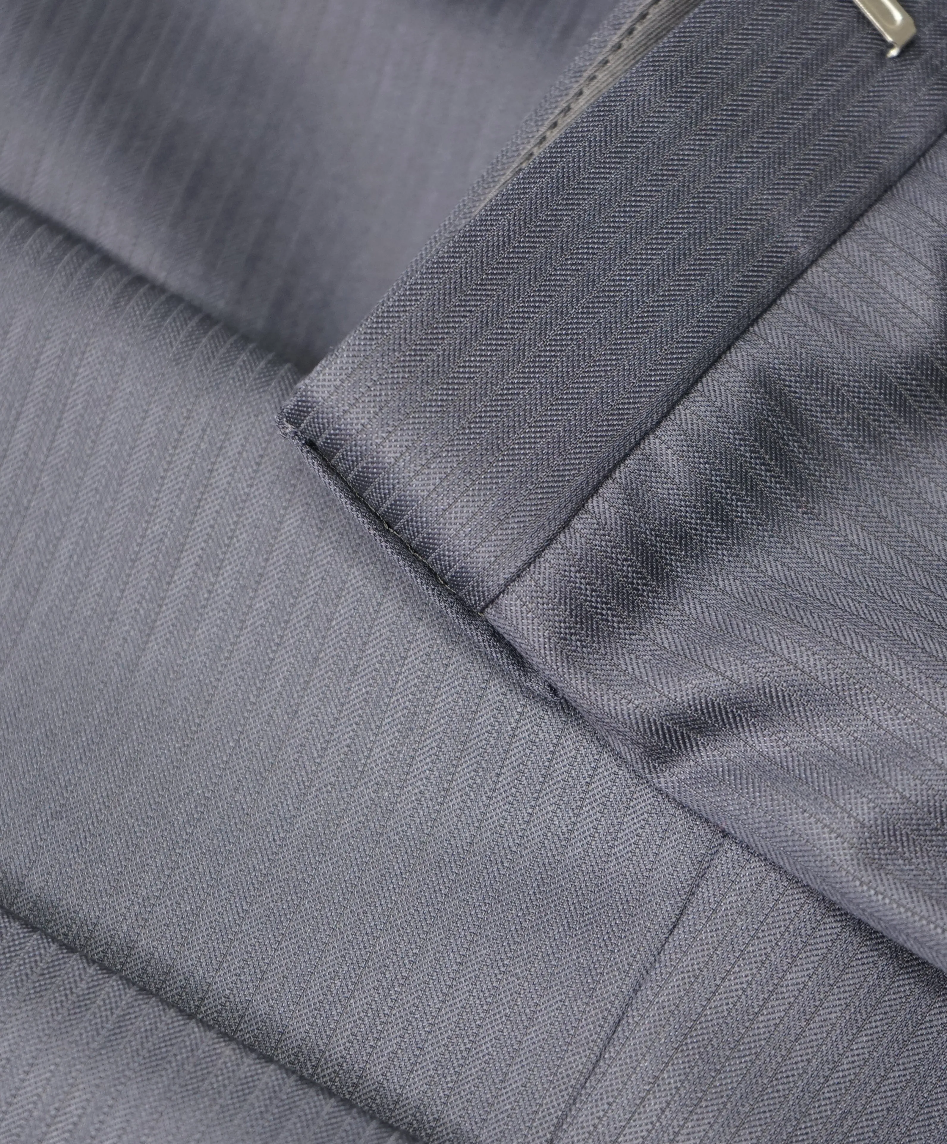 HUGO BOSS - SILK "TAILORED" Collection 5-Button Pearl Sleeves PREMIUM - 44R