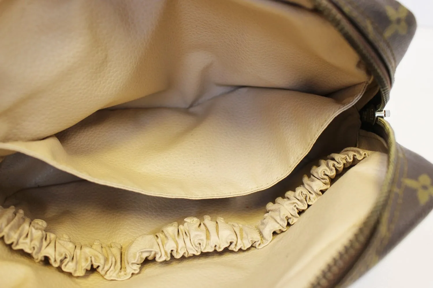 LOUIS VUITTON Monogram Canvas Trousse Toilette 23 Pouch