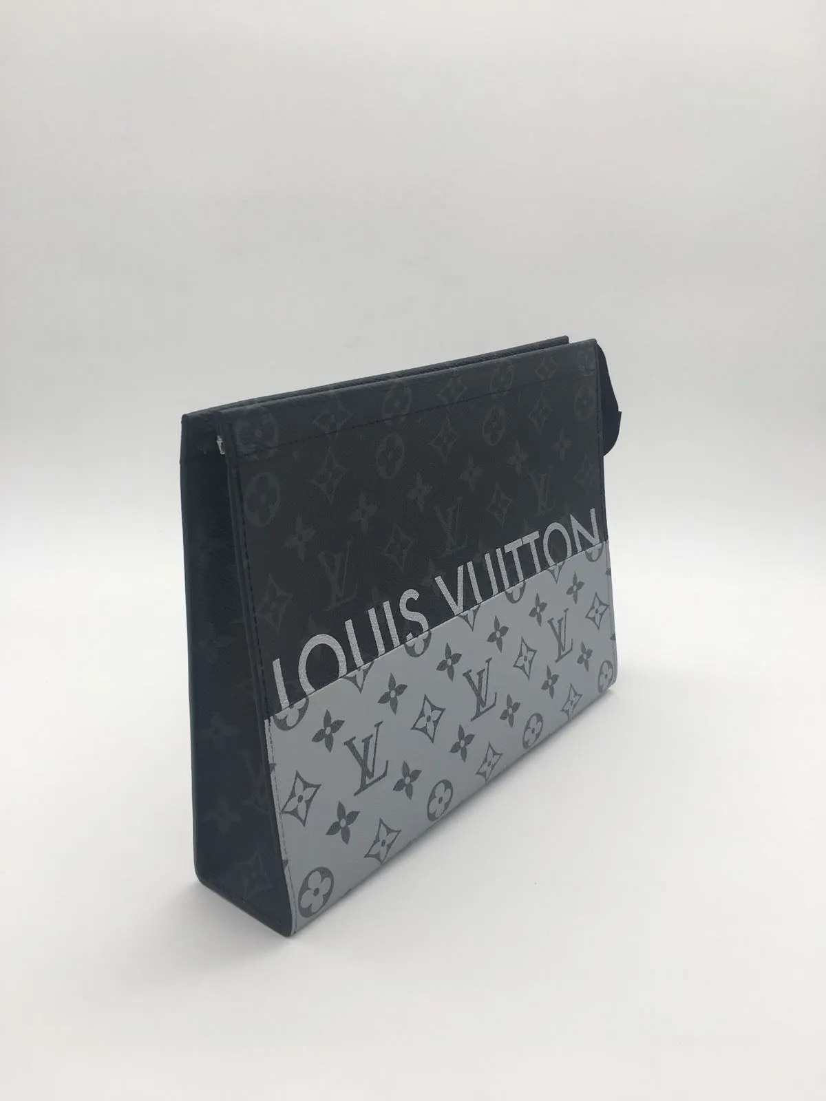 Louis Vuitton | Pochette Voyage MM | M63039