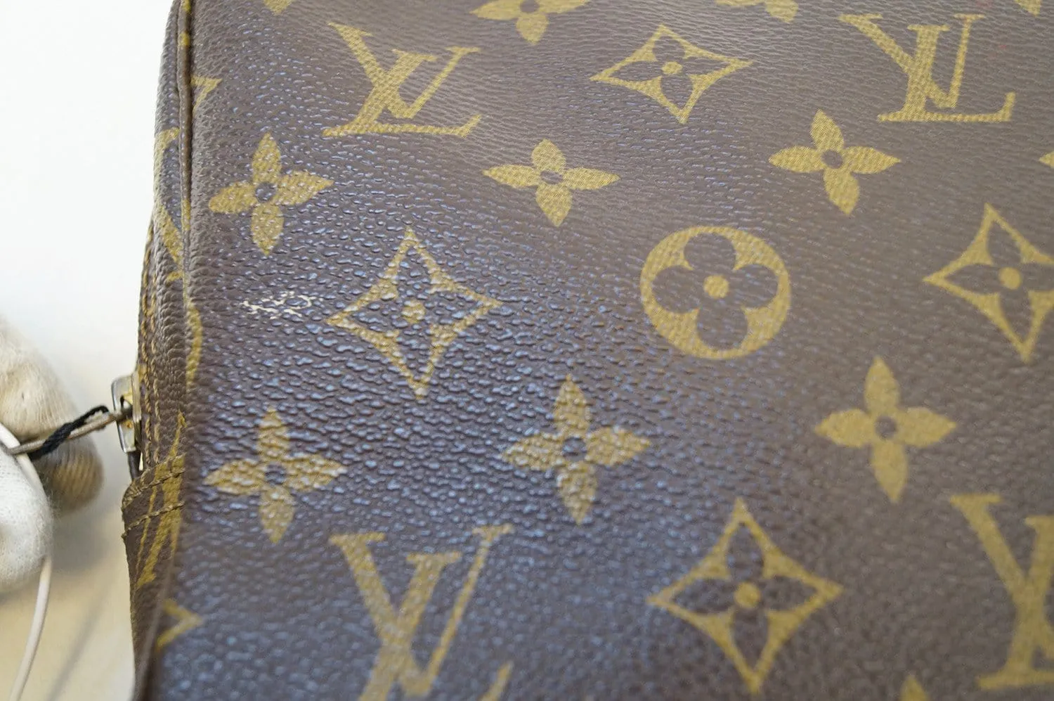 LOUIS VUITTON Trousse Toilette 23 Monogram Cosmetic Pouch