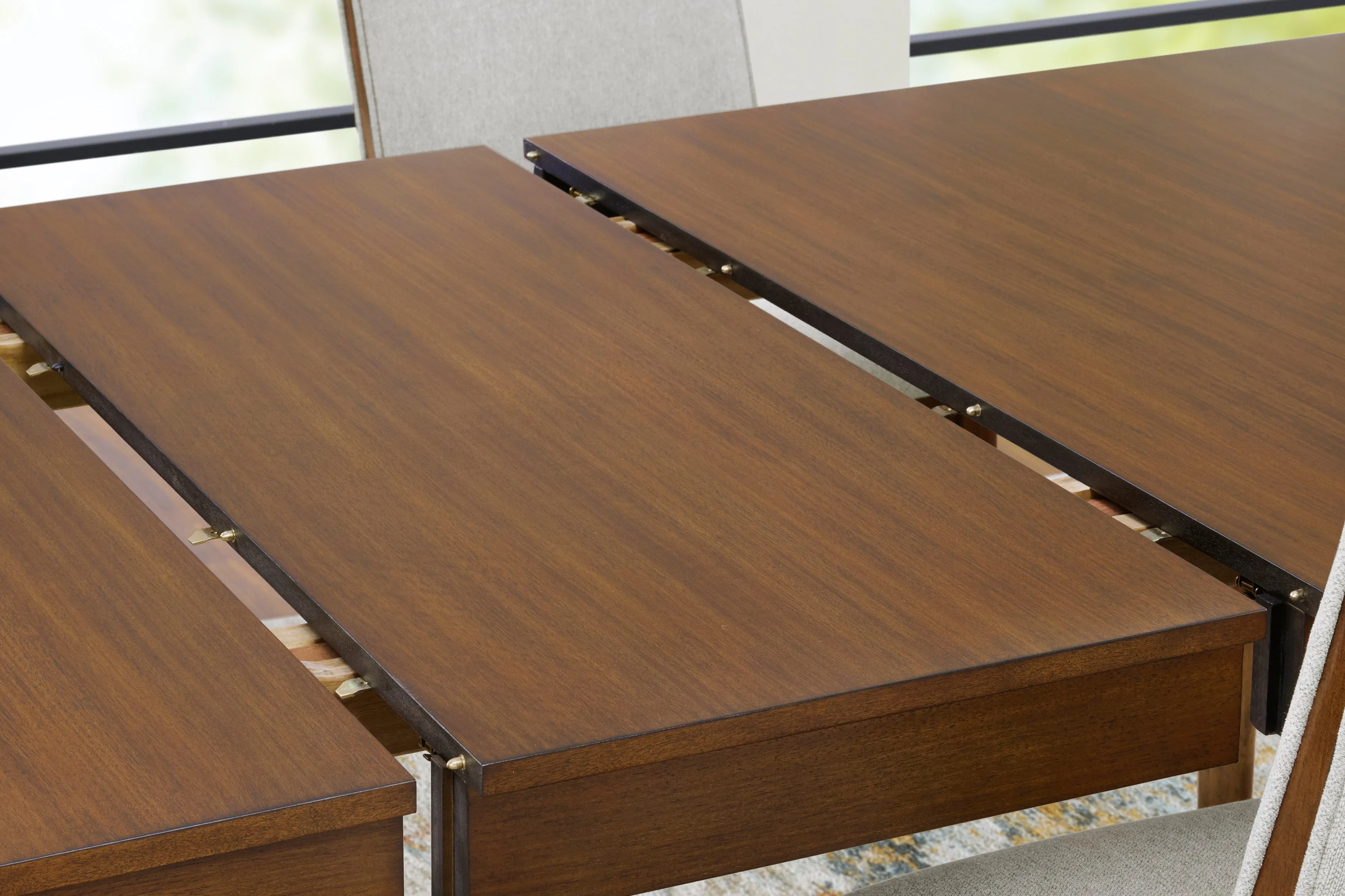 Lynn Rect Dining Room Ext. Table