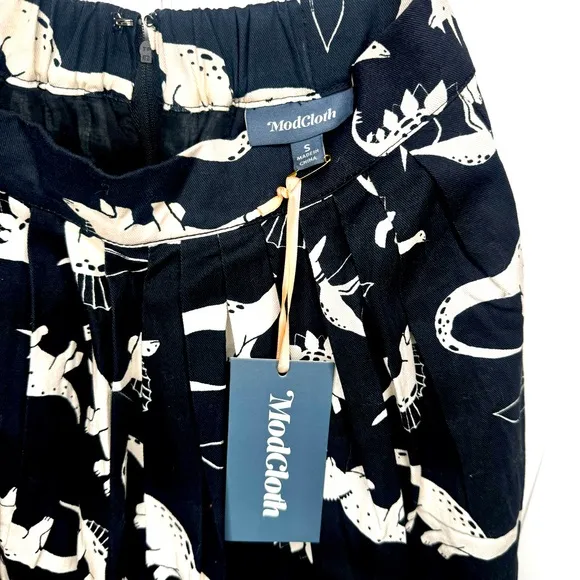 Modcloth Skirt S Black Dinosaur Print Novelty Pockets Flare Teacher Academia