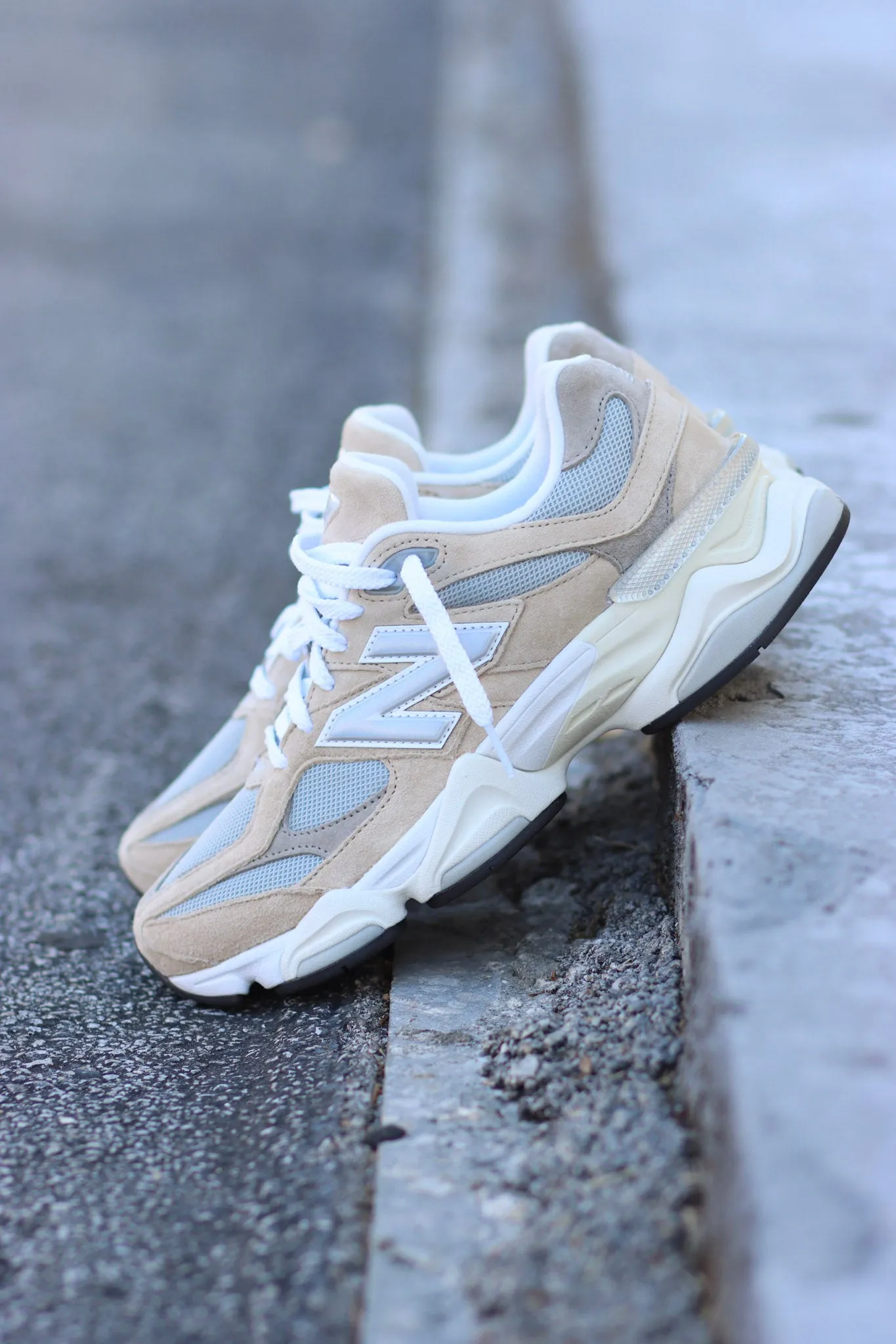 New Balance 9060 (Beige/Grey)