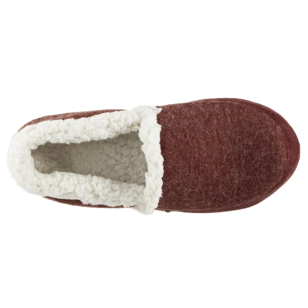New with tags! Isotoner Women’s Microsuede Marisol Closed Back Slippers in Chilli Pepper! Sz S 5-6