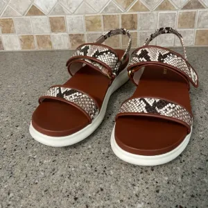 NWOB Cole Haan Zerogrand Merrit Sandals in Sand Snake Print Size 10.5