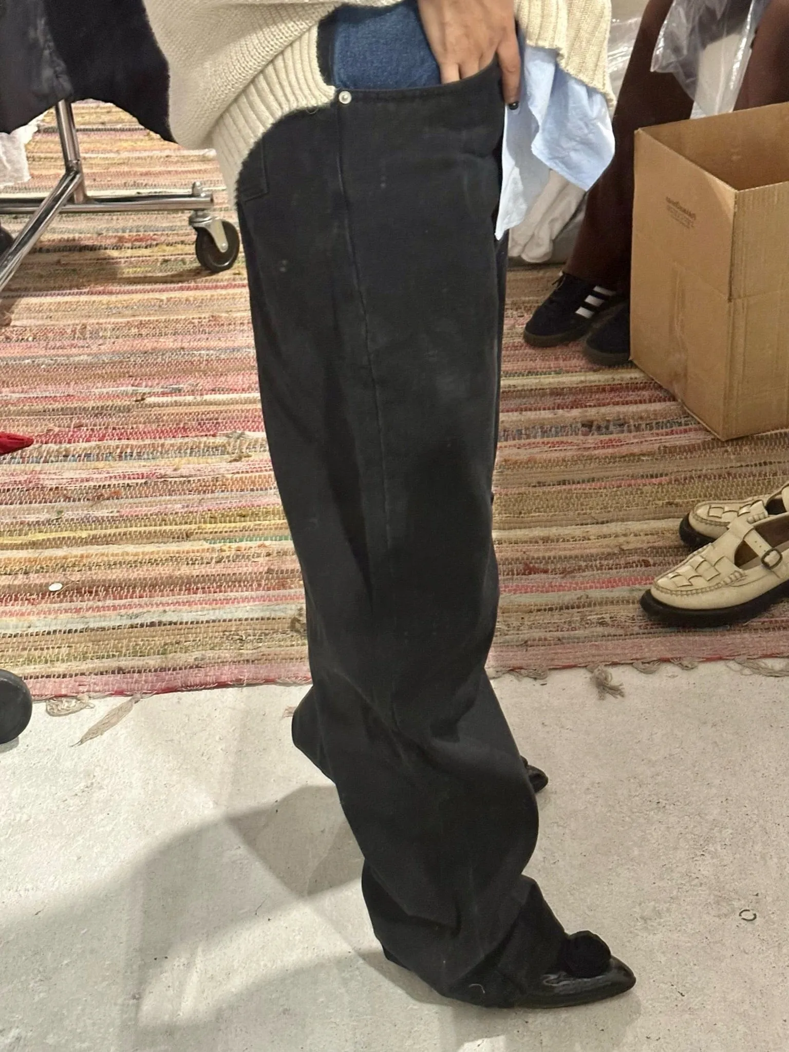 Ollie Denim in Black   Dark Wash