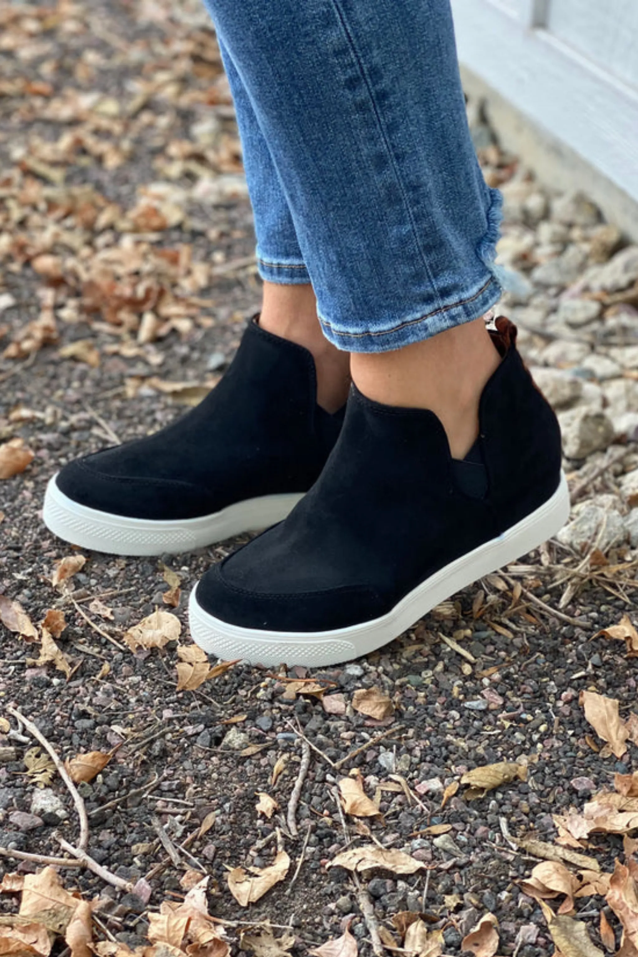 REBEKAH WEDGE SNEAKER WITH ACCENT ON BACK 2 COLOR OPTIONS