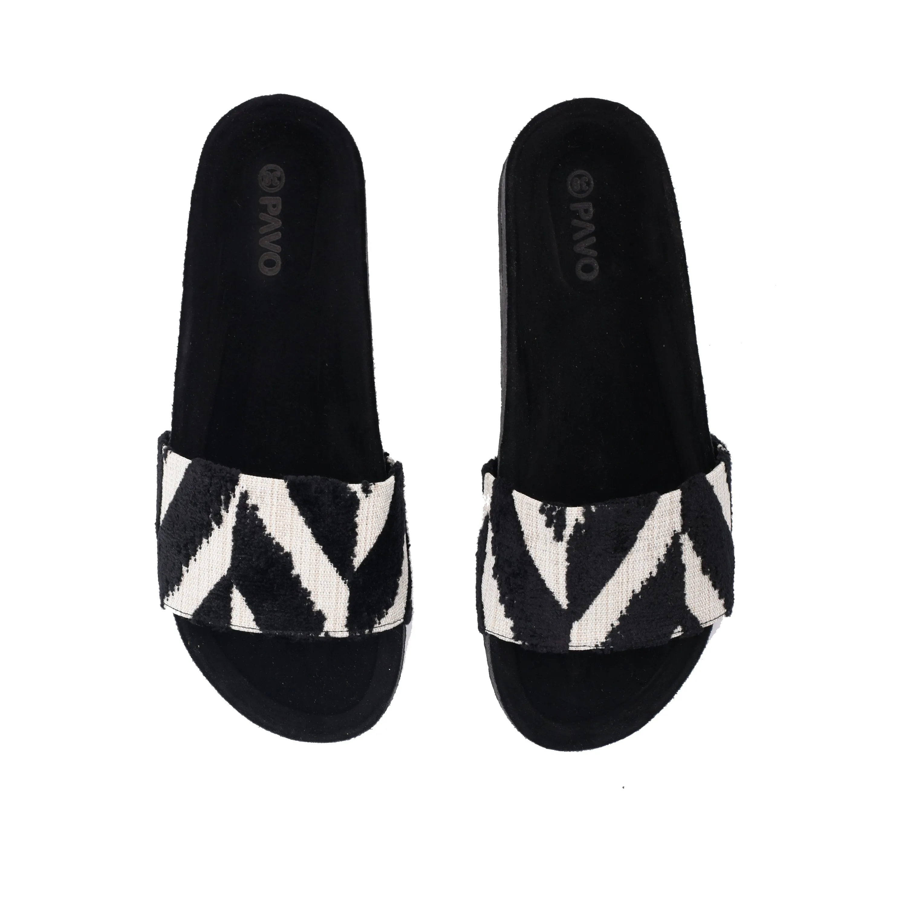 Slippers Black and white