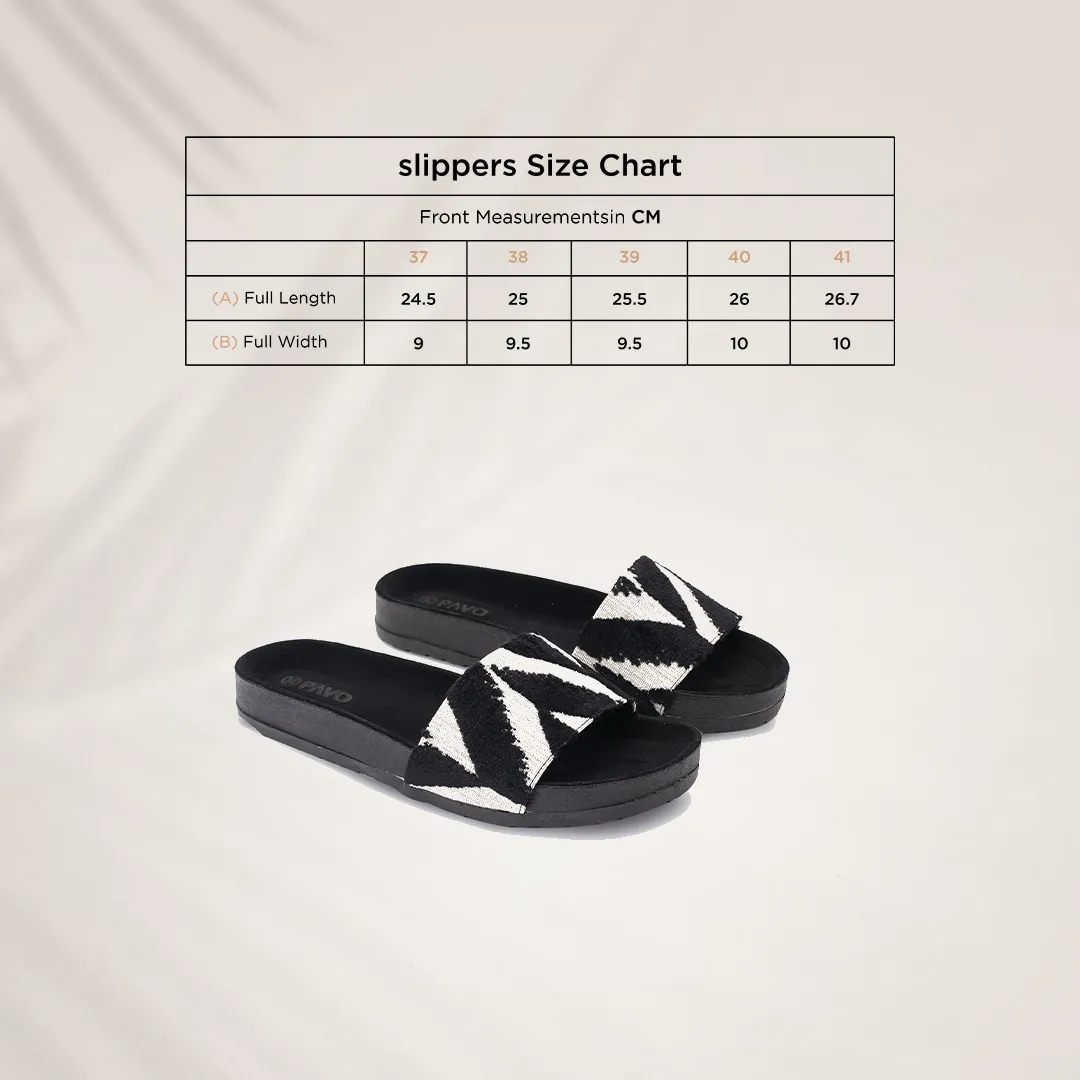 Slippers Black and white