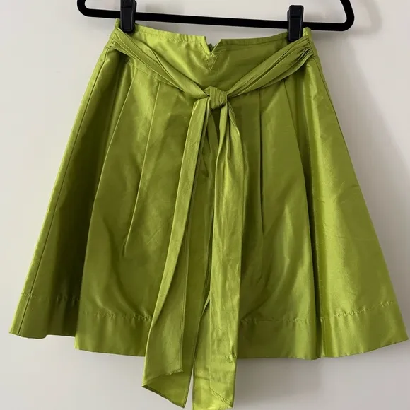 TRINA TURK ✨ silk preppy party skirt with pockets