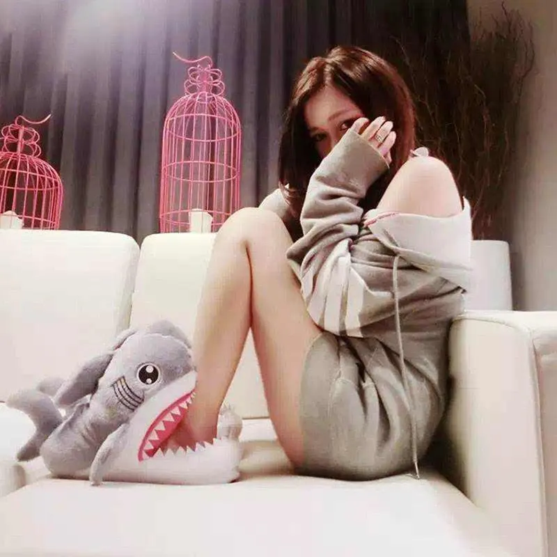 Winter Slippers Women and Men Fashion Shark Slipper Cotton Warm Indoor slippers Lovely Cartoon Women Slippers Unisex