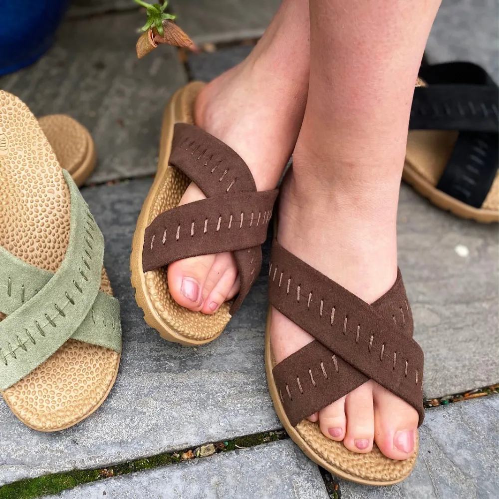 Women's Addison Cross Slide with Everywear® Comfort