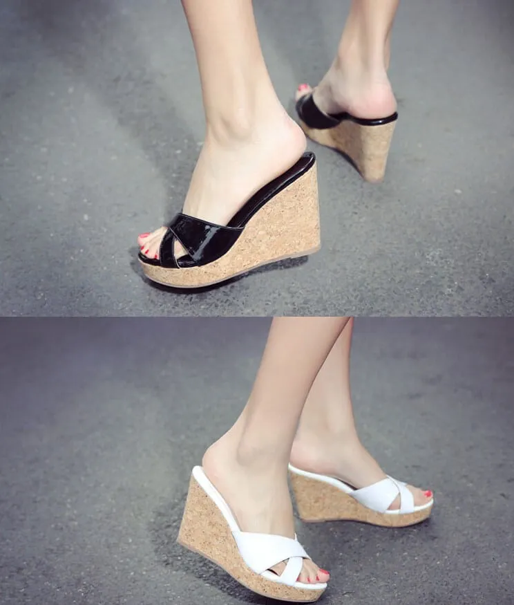 Womens Small Feet Patent Wedge Sandals Beckie
